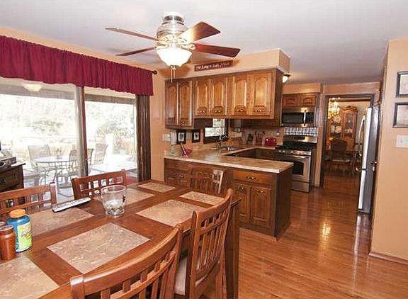 4th image of 186 Courtney Pl