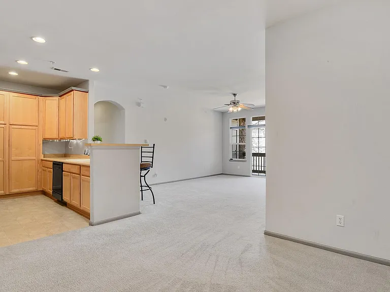 1574 Olympia Cir #203 — Photo 4