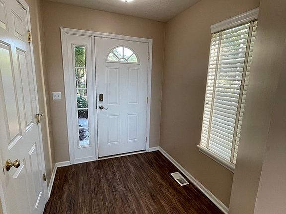 3rd image of 572 Abbey Mill Dr SE