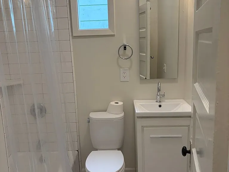 329 Linden St — Photo 11