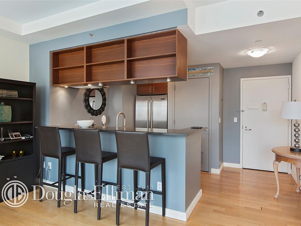 1st image of 225-227 W 60th St #19D