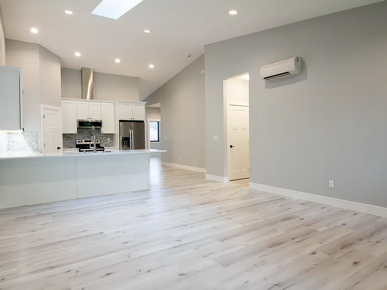1037 SE Date Ave — Photo 23