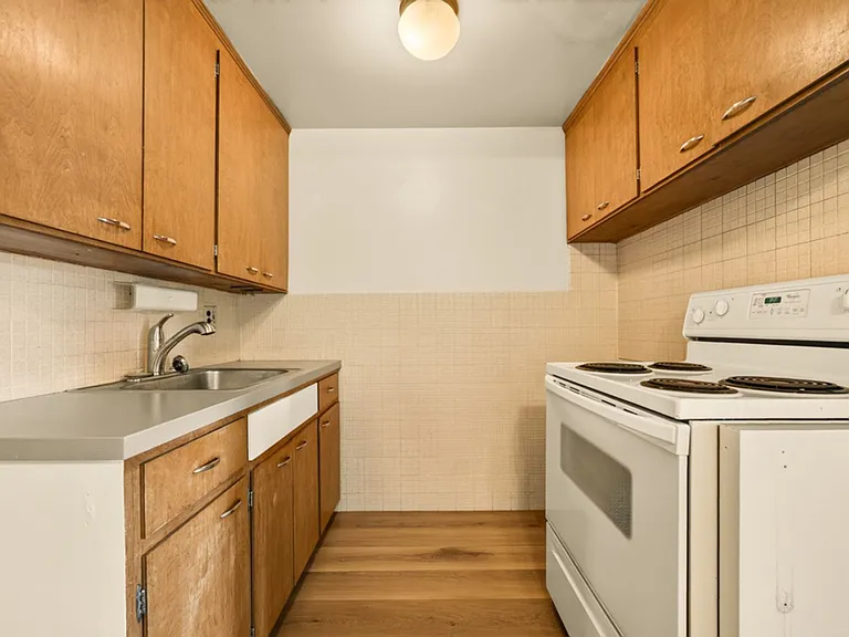 3500 Bluehill — Photo 10