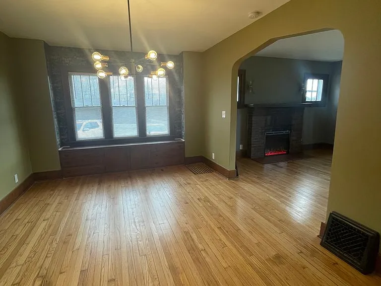 2852 Waters Rd — Photo 10