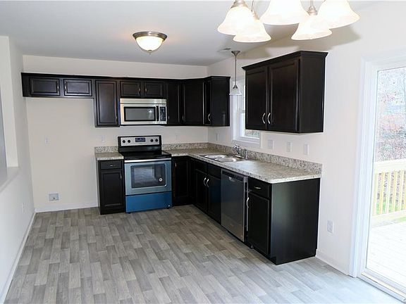 4th image of 21160 Baileys Ln