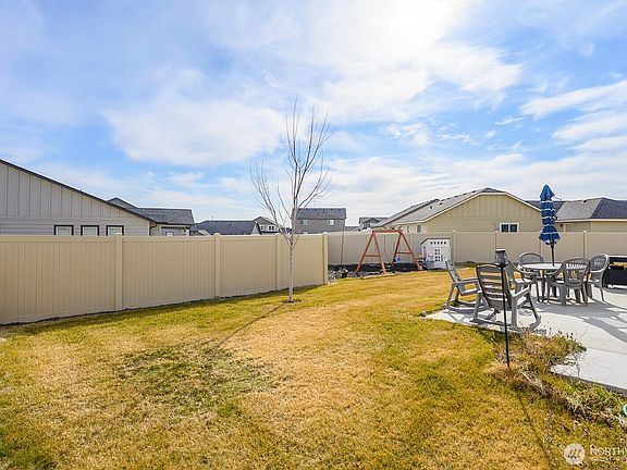 5th image of 739 N Doumit Drive