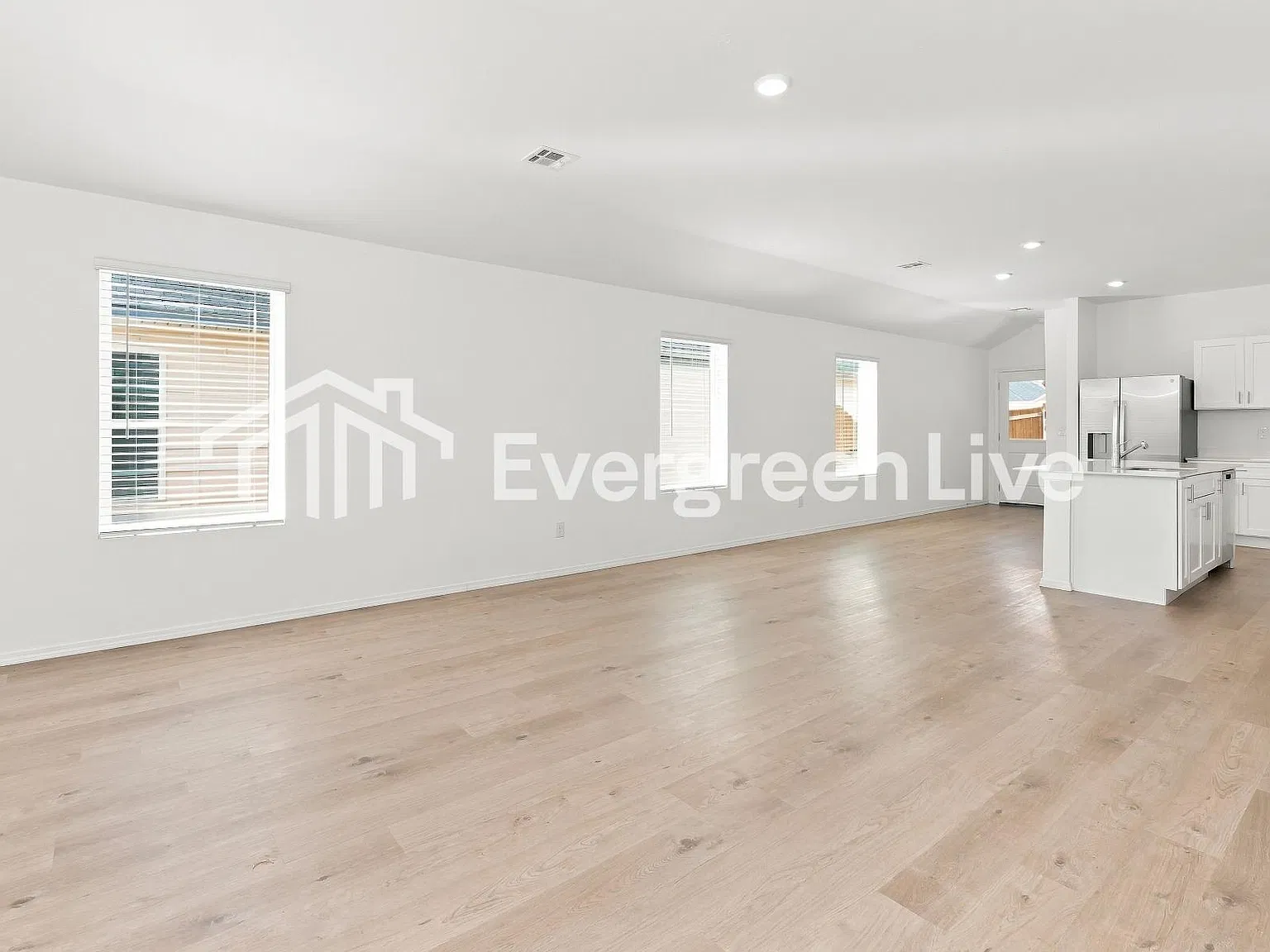3 bed, 2.0 bath, 1373 sqft, $1,610 — Photo 4