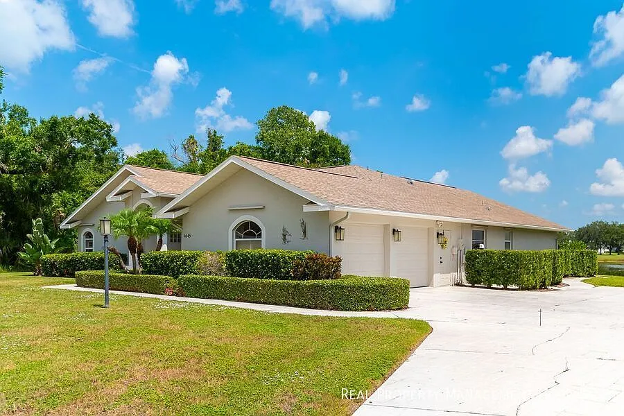 Tara Golf & Country Club - Stunning 3-Bed, 2-Bath Pool Home on Corner Plot in Secluded cul-de-sac — Photo 2