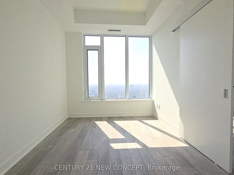 11 Yorkville Ave #5602 — Photo 17