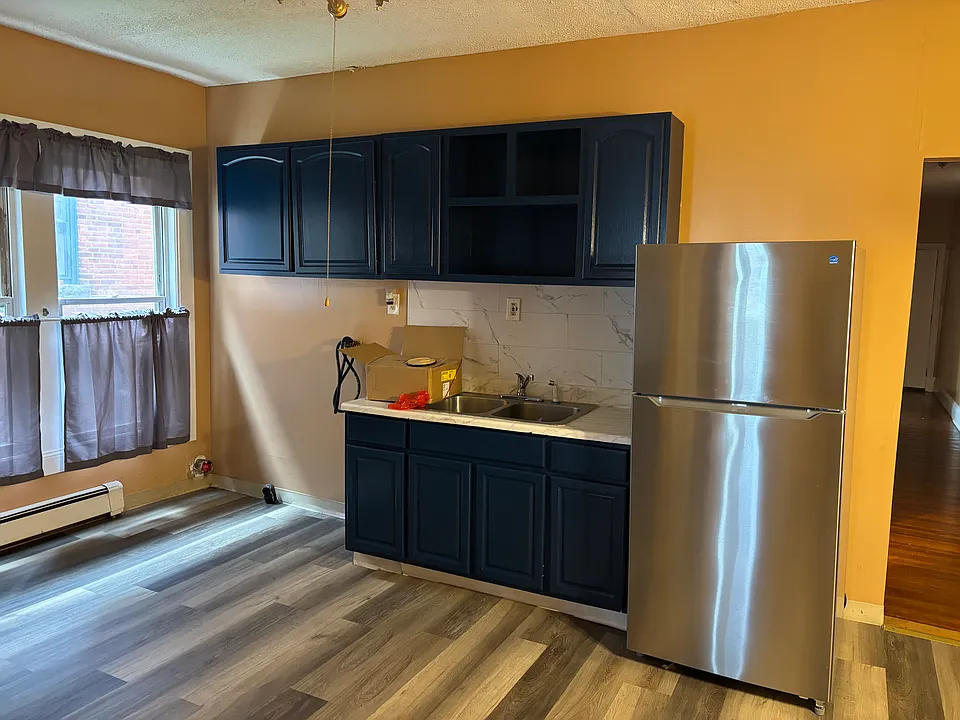 21 Edgewood St #1S