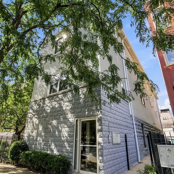 1st image of 1640 W Diversey Ave #6