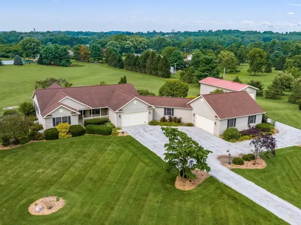 1224 Lundys Lane Rd, Newark, OH 43055