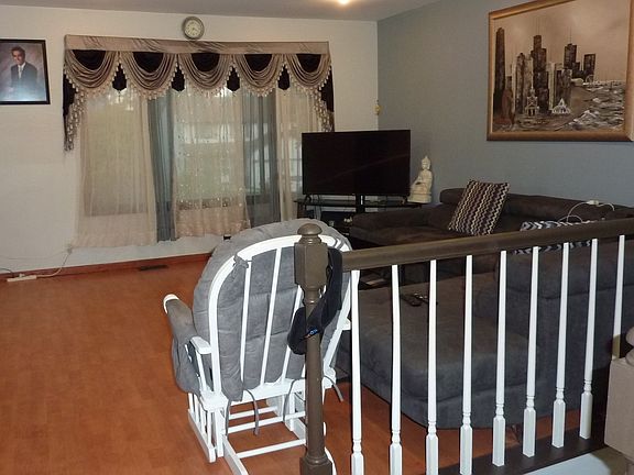 5th image of 1861 Windward Ln