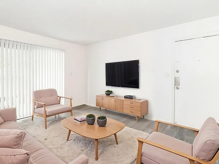 Lewis on Cascade Apartments — Photo 42