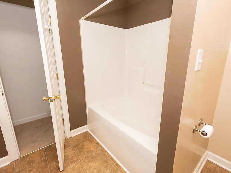 104 Streamwood Dr — Photo 18