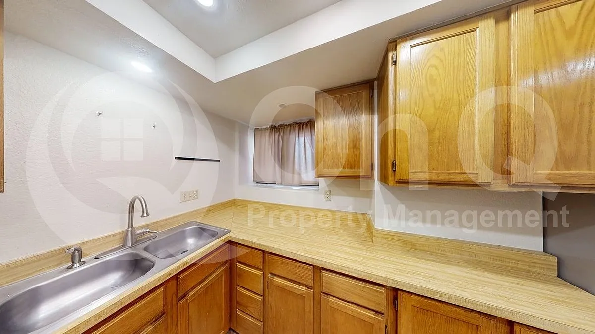 2 bed, 2.0 bath, 1096 sqft, $1,599 — Photo 4