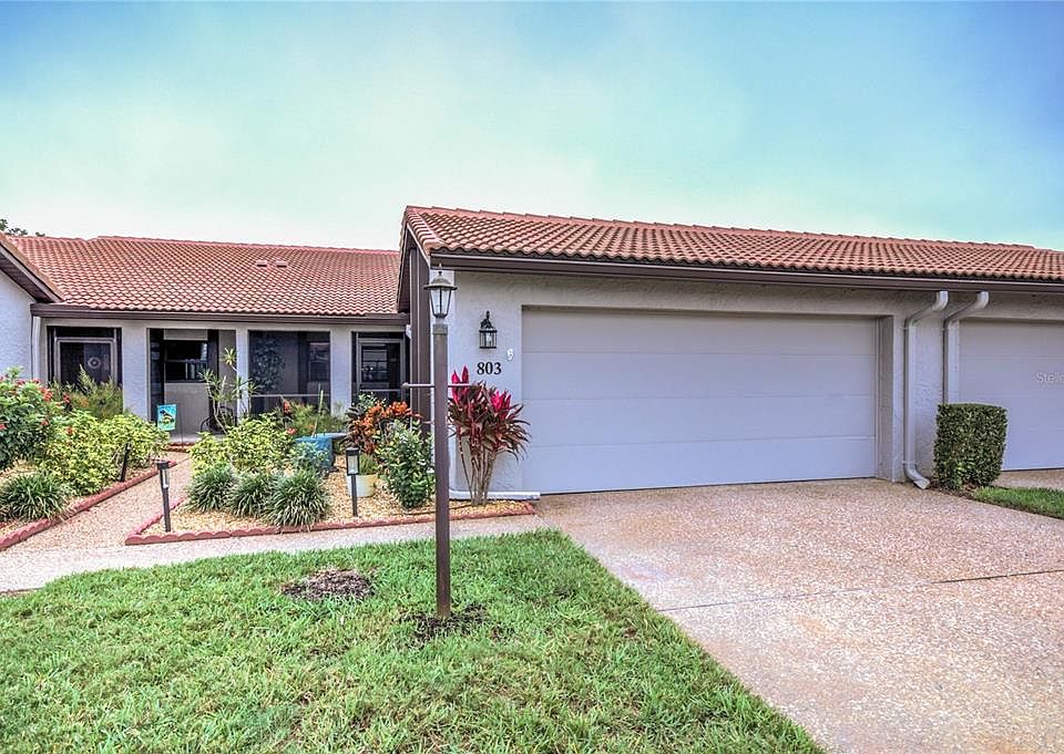 1st image of 803 Country Club Cir