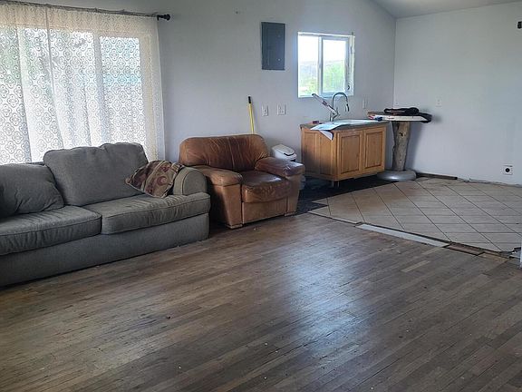 3rd image of 1207 E Murray Dr