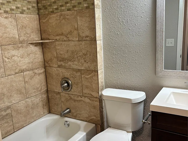 410 Shirlington Rd — Photo 11