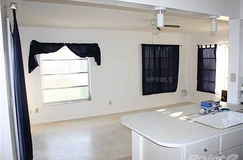 4th image of 1325 Poplar Ave