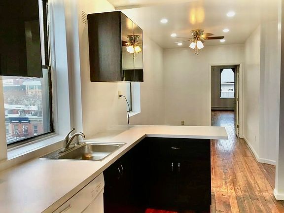 2nd image of 319 8th St APT 5R