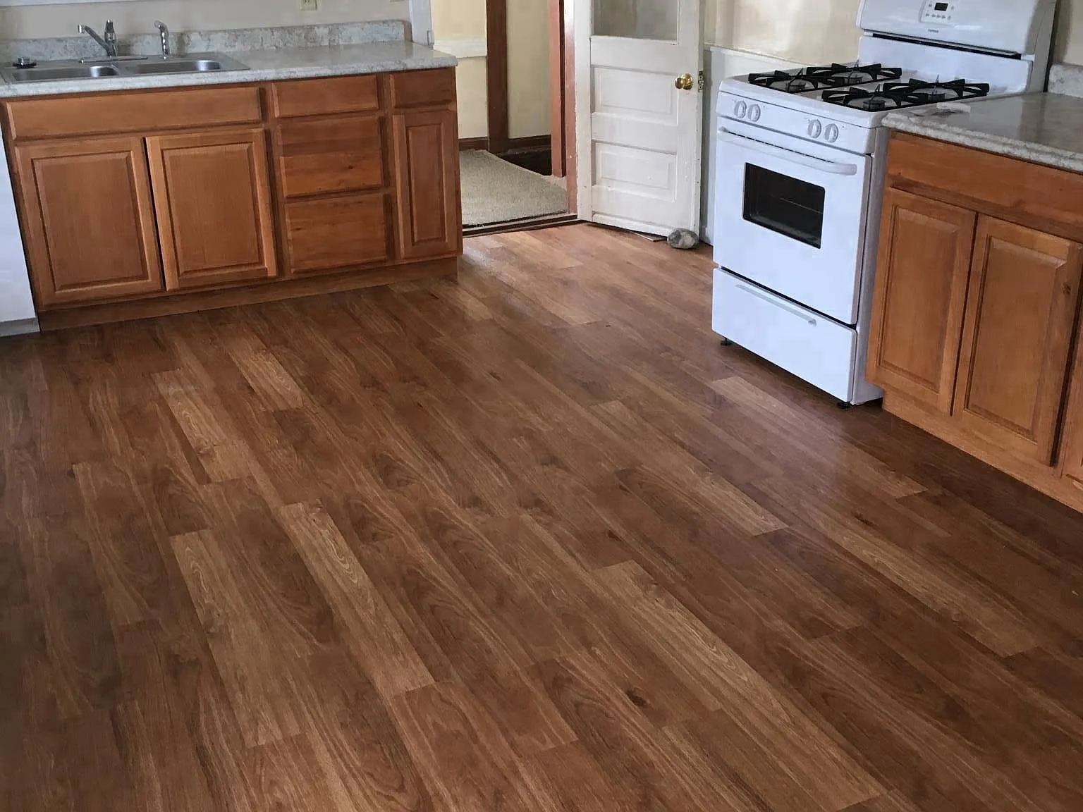 2 bed, 1100 sqft, $1,700 — Photo 3