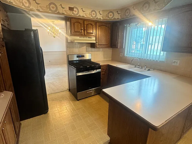 10922 Chicago Rd — Photo 7