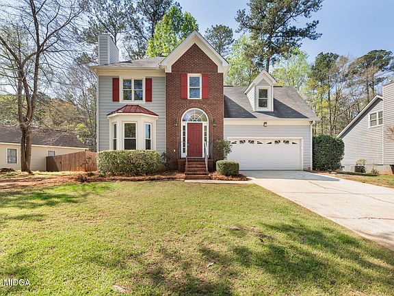 2nd image of 220 Chadwick Cir