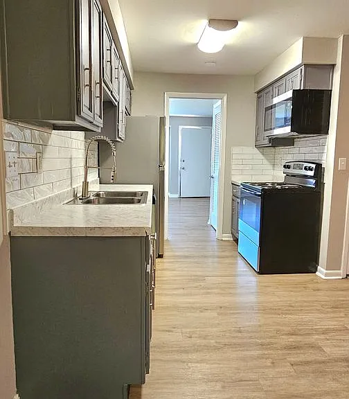 3161-3163 Autumn Ridge Court — Photo 11