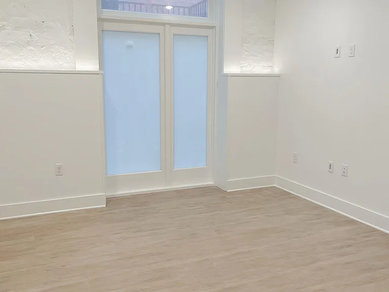 425 N Prince St #6 — Photo 3