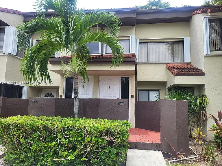 9843 SW 138th Ave #EA2R — Photo 1