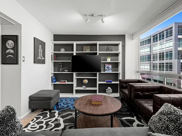 1212 Guadalupe St #406 — Photo 6