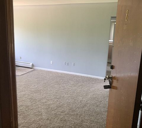 5th image of 415 E Mill St #8