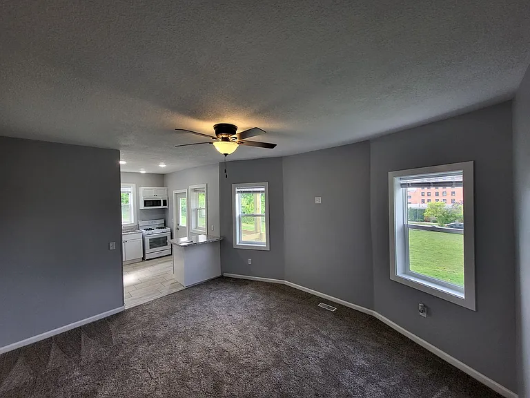 613 Pershing Ave — Photo 37
