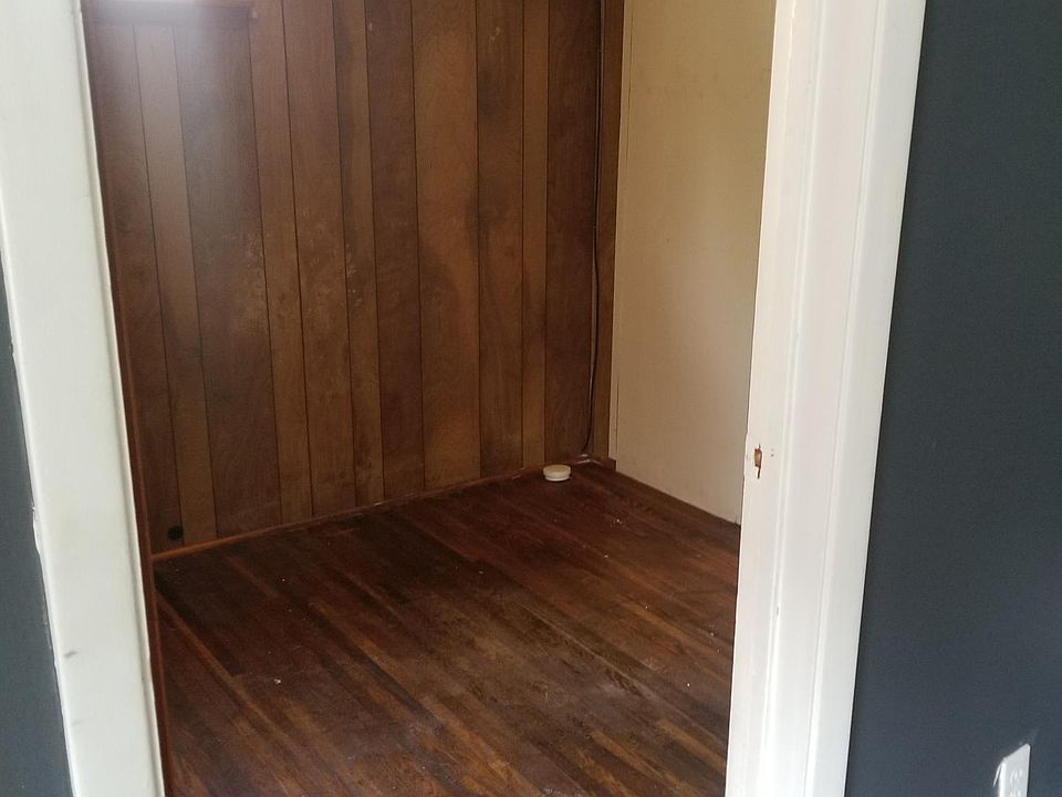 2nd image of 111 Roberts Ave Lowr #