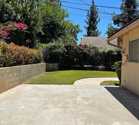 3rd image of 1256 E Citrus Ave