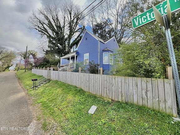 2nd image of 1900 Victoria St