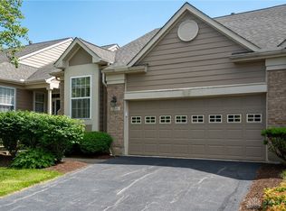 2555 Greenlefe Dr, Dayton, OH 45431