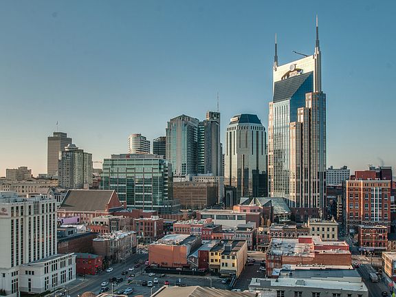 3rd image of 301 Demonbreun St Unit 1504