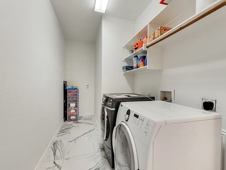 305 Blythe Bridge Dr — Photo 33