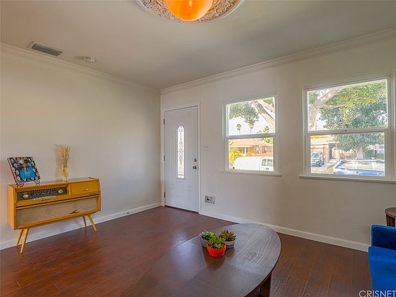 5th image of 640 Hawthorne St