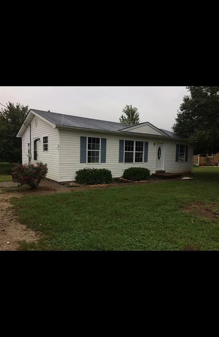 3 bed, 1500 sqft, $1,200 — Photo 1