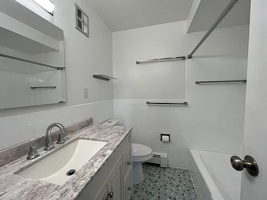 Rented by Sterea Agency | media 24