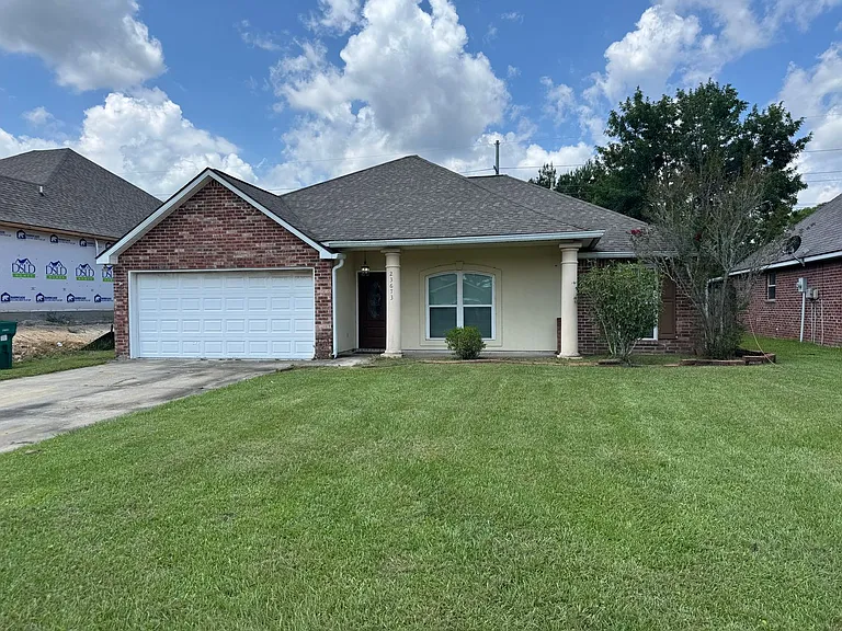 23673 Sweetbriar Ct — Photo 1