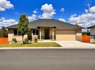 2334 SW Valleyview Dr, Redmond, OR 97756