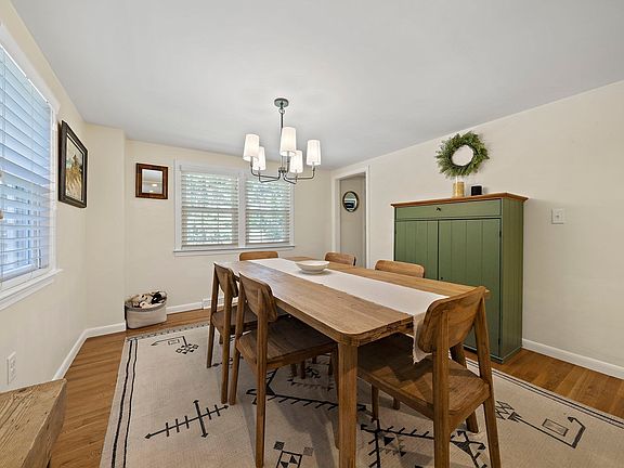 4th image of 75 Oak St