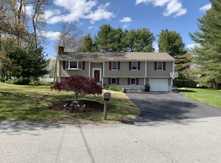 94 Tennyson Dr, Swansea, MA 02777