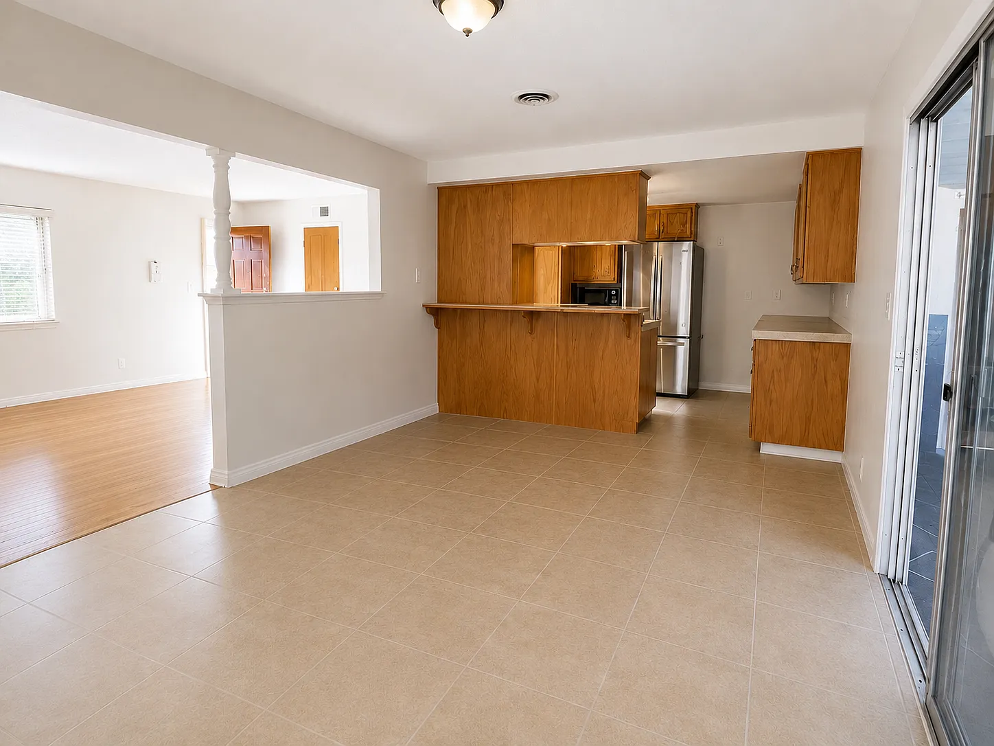 3 bed, 1300 sqft, $3,650 — Photo 2