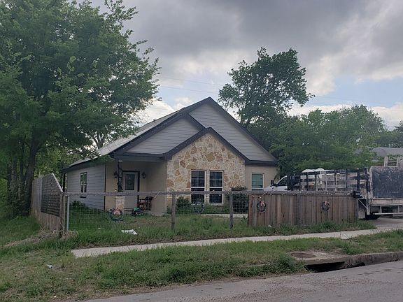 2nd image of 3147 Harlandale Ave