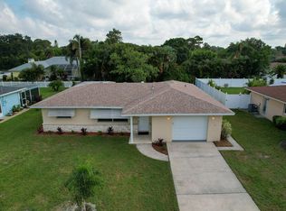 916 Gillespie St, Englewood, FL 34223